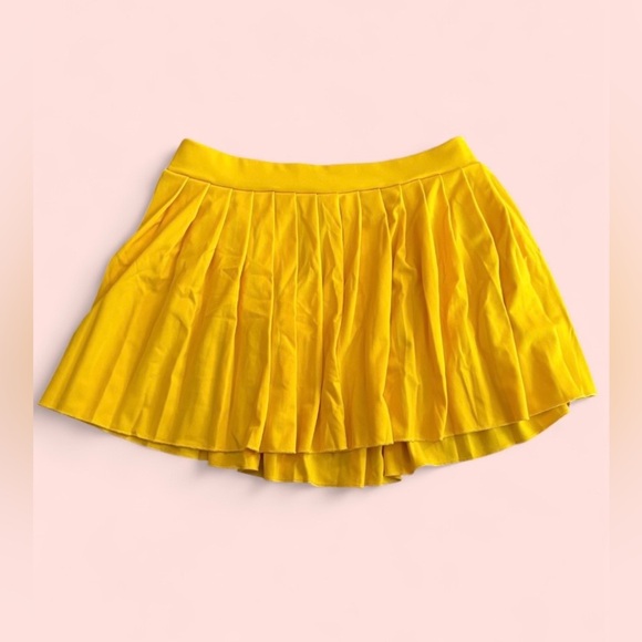 Pleated Yellow Flowy Mini Skirt Size XL - NWT - Picture 3 of 8